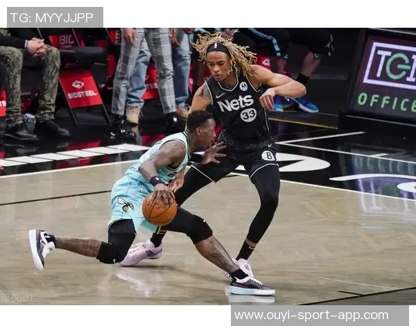 克拉克斯顿半场表现惊艳7中5贡献11分8板5助正负值高达22